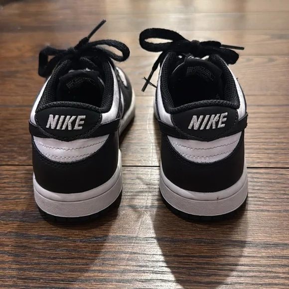 Nike dunk low panda black and white little kid - Picture 5 of 8